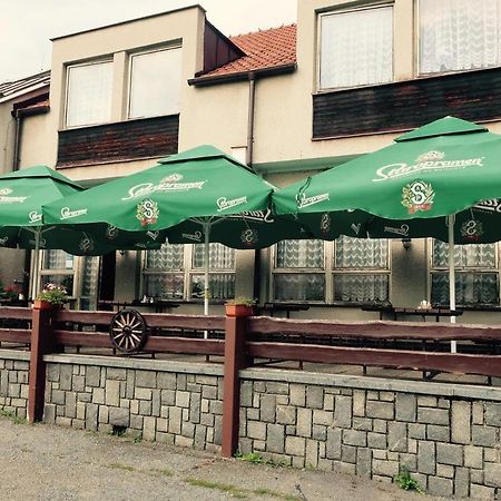 Penzion a restaurace U jezírka Hrimezdice Esterno foto