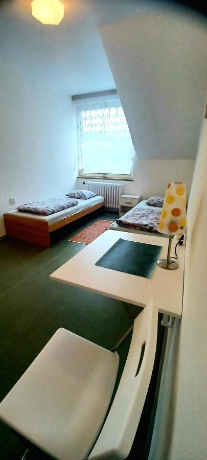 Penzion a restaurace U jezírka Hrimezdice Esterno foto