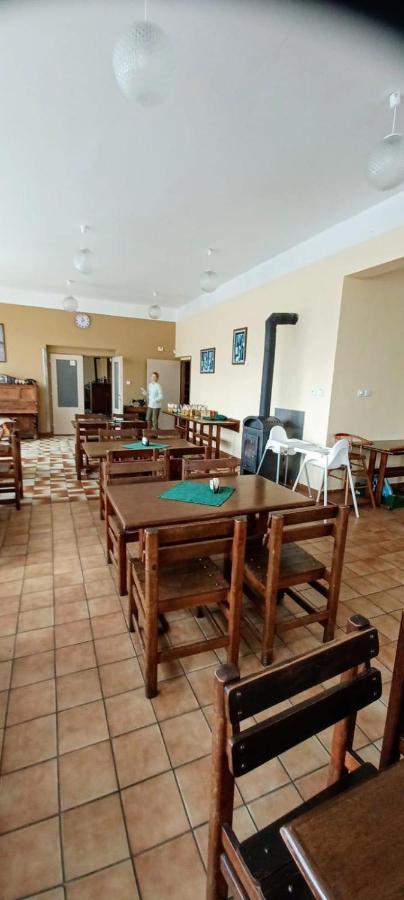 Penzion a restaurace U jezírka Hrimezdice Esterno foto